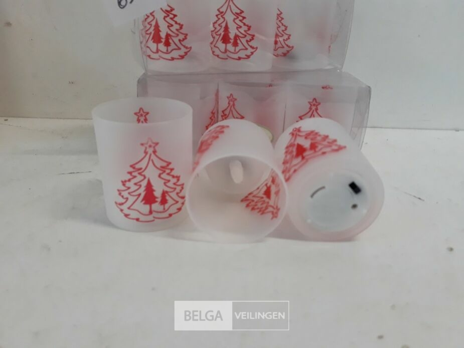4 x T-licht in pvc potje 3 stuks op batterij – foto 4 – kavel bij Belga Veilingen, Oudsbergen