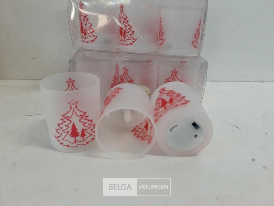 4 x T-licht in pvc potje 3 stuks op batterij – foto 3 – kavel bij Belga Veilingen, Oudsbergen