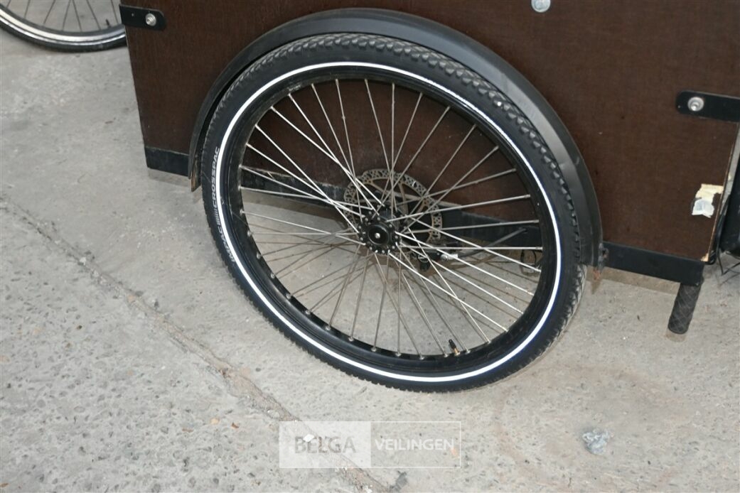 BAFANG elektrische bakfiets met batterij en lader – foto 7 – kavel bij Belga Veilingen