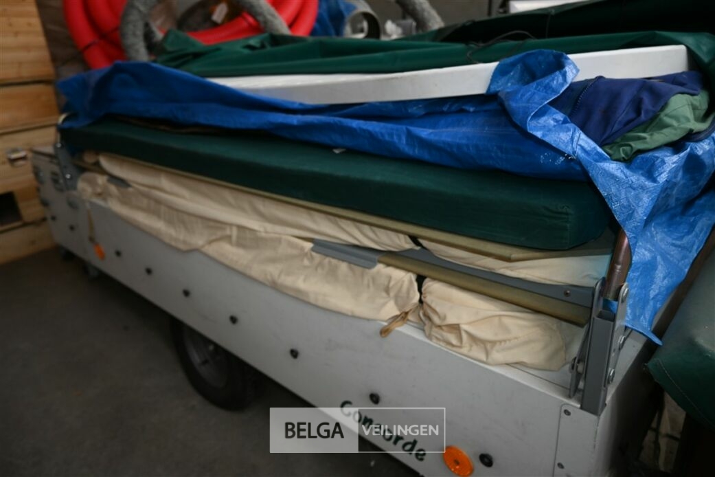 CABANON vouwwagen / campingcar – foto 4 – kavel bij Belga Veilingen