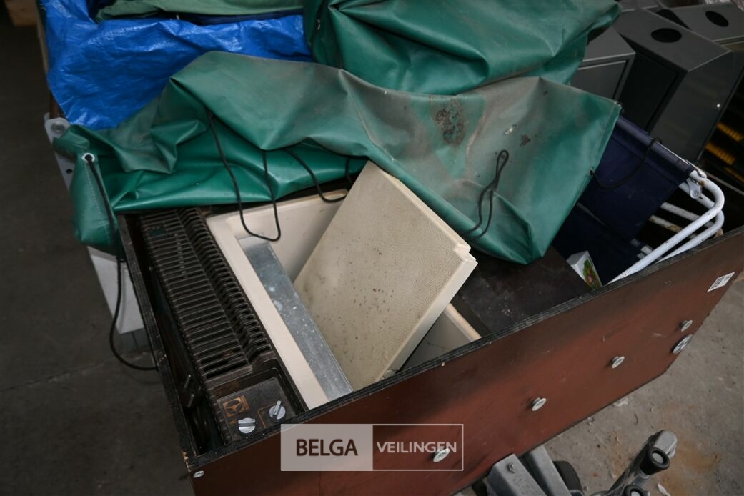 CABANON vouwwagen / campingcar – foto 6 – kavel bij Belga Veilingen