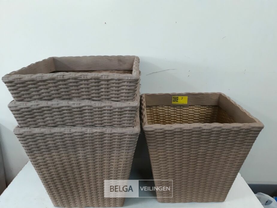 4 x Bloempot vierkant 40 x 40 x H 35 cm – foto 2 – kavel bij Belga Veilingen, Oudsbergen