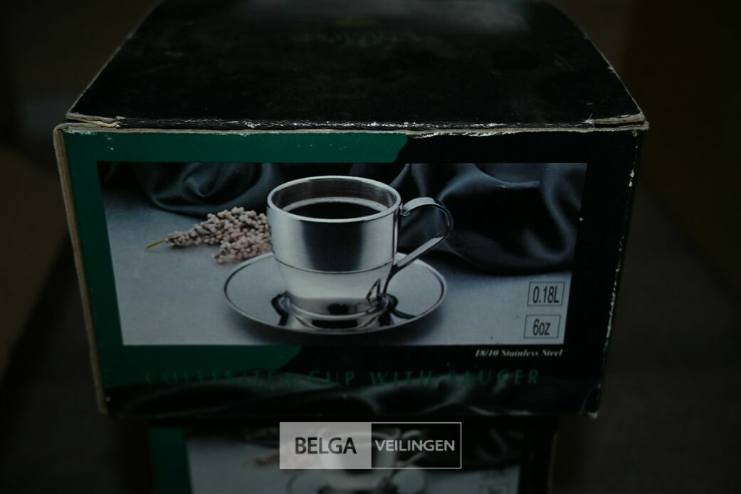 Theeglazen en koffiekannen – foto 3 – kavel bij Belga Veilingen, Lummen