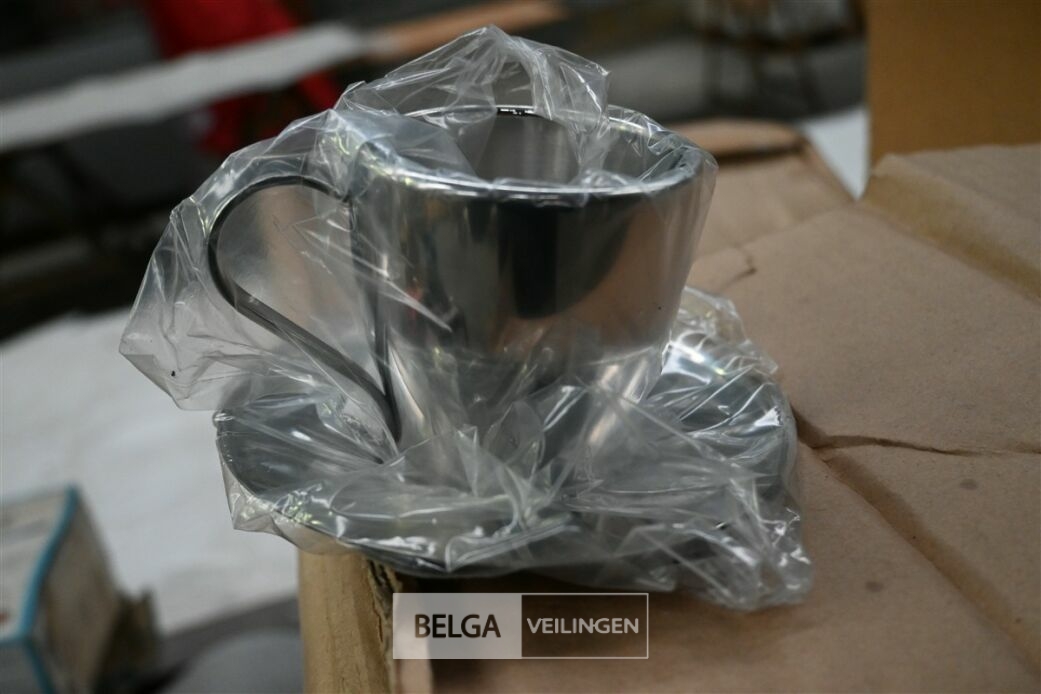 Theeglazen en koffiekannen – foto 4 – kavel bij Belga Veilingen, Lummen