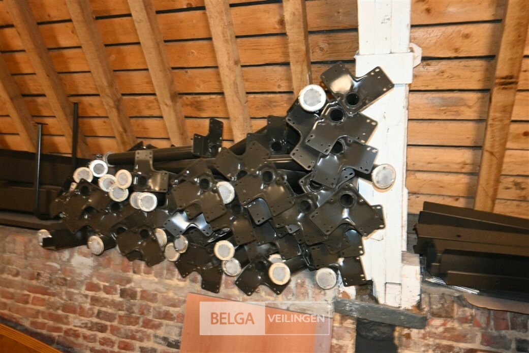 Partij bureautafels – foto 6 – kavel bij Belga Veilingen