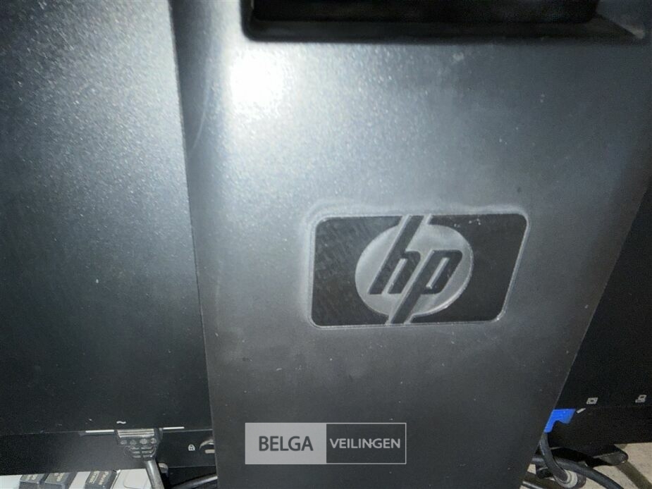 1x Pc-scherm + 2 toetsenborden – foto 3 – kavel bij Belga Veilingen