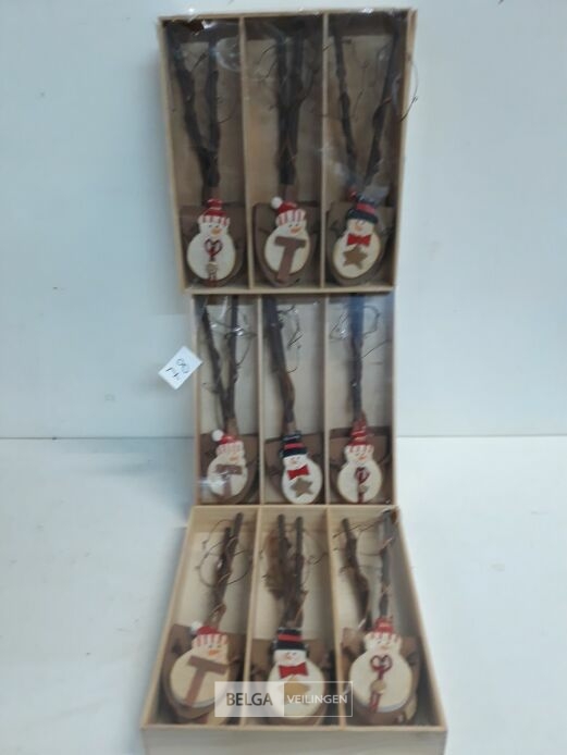 5 x Sneeuwman 6 stuks op schup 18 cm 3 assorti – foto 2 – kavel bij Belga Veilingen, Oudsbergen
