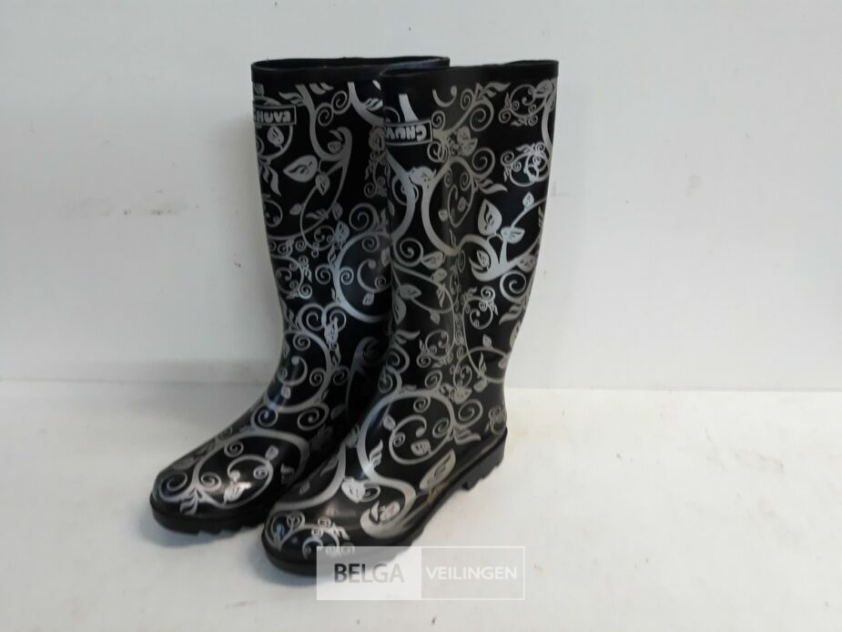 1 x Rubberen laarzen 36 zwart bloemenprint Chuva – foto 2 – kavel bij Belga Veilingen, Oudsbergen