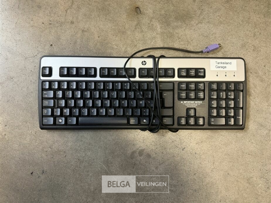1x Pc-scherm + 2 toetsenborden – foto 5 – kavel bij Belga Veilingen