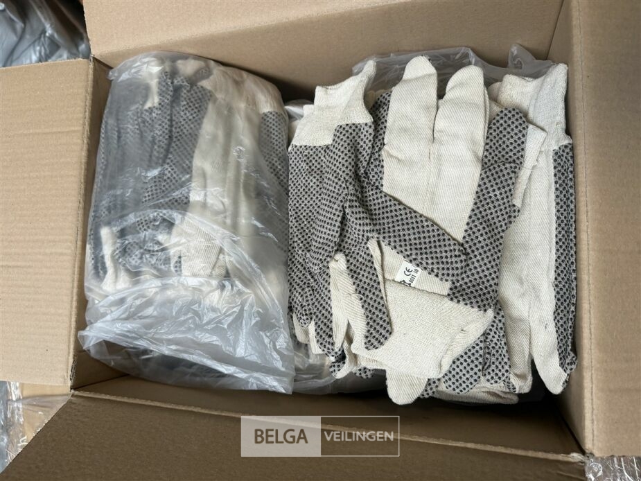 ± 275 Genopte werkhandschoenen – foto 2 – kavel bij Belga Veilingen