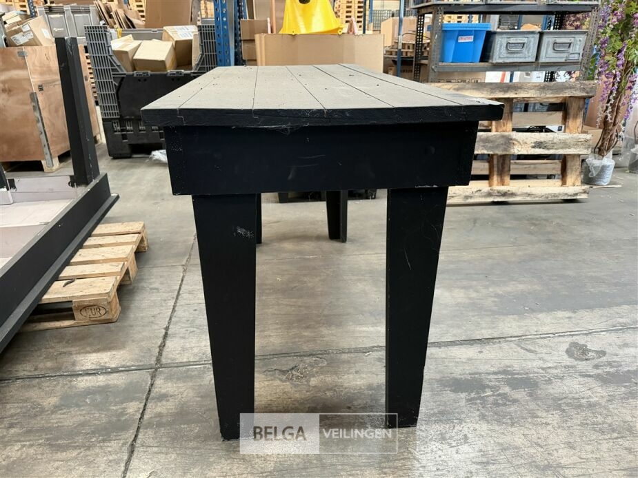 Houten tafel/presentatietafel – foto 4 – kavel bij Belga Veilingen, Lummen