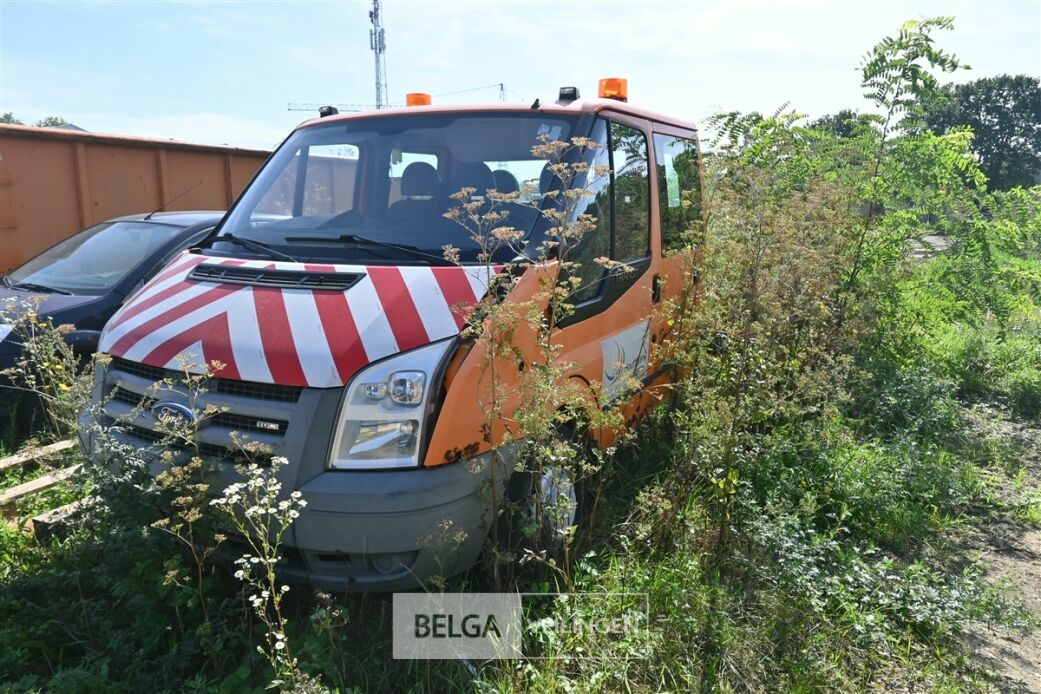 Lichte vracht FORD Transit (voor onderdelen) – foto 9 – kavel bij Belga Veilingen