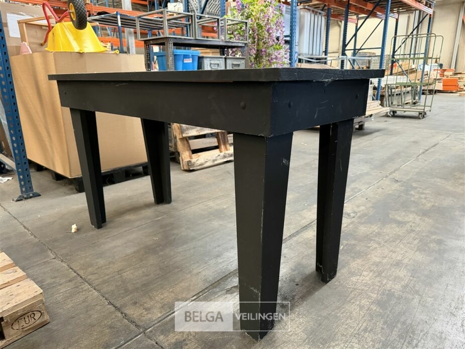 Houten tafel/presentatietafel – foto 5 – kavel bij Belga Veilingen, Lummen