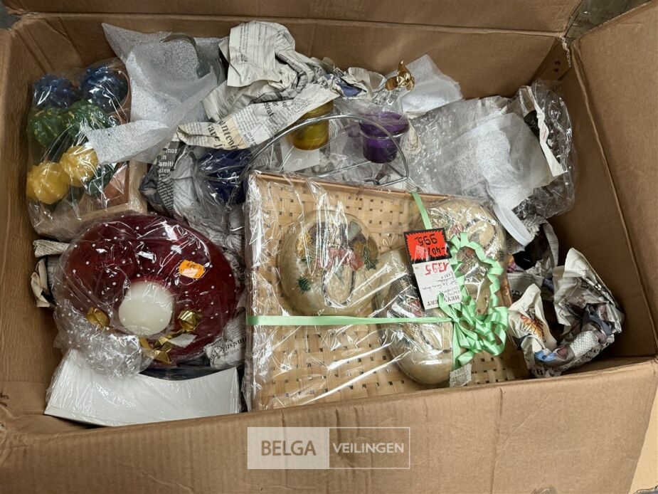 Kaarsen en geschenkmateriaal – foto 2 – kavel bij Belga Veilingen, Lummen