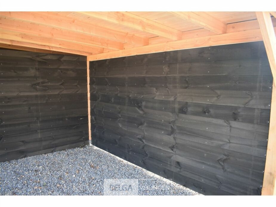 Buitenverblijf met berging douglas afm 250x300cm, 550x300x245x230cm – foto 5 – kavel bij Belga Veilingen, Lummen