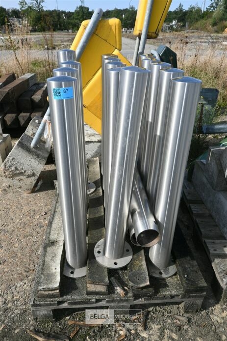 ± 18 Paaltjes INOX – foto 3 – kavel bij Belga Veilingen