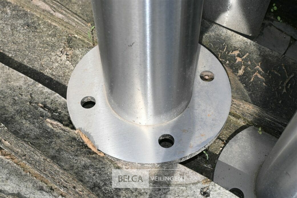 ± 18 Paaltjes INOX – foto 5 – kavel bij Belga Veilingen