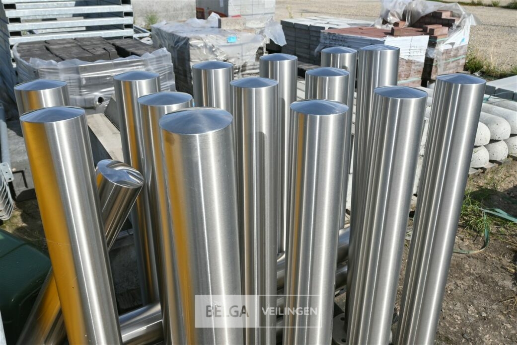 ± 18 Paaltjes INOX – foto 6 – kavel bij Belga Veilingen