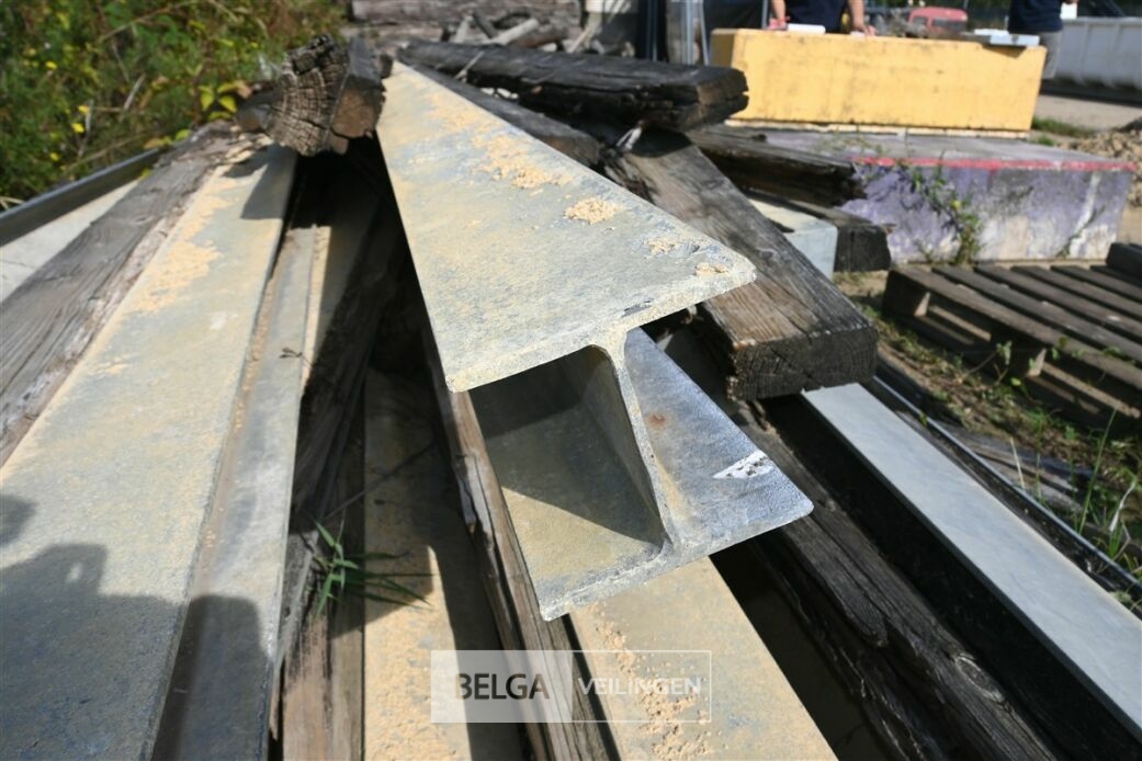 ± 18 Galva poutrellen – foto 3 – kavel bij Belga Veilingen