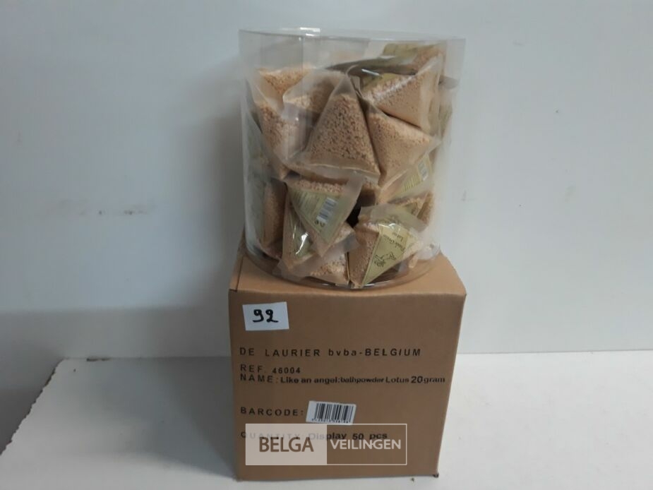 1 x Badpoeder 50 x 20 gram Lotus geur – foto 2 – kavel bij Belga Veilingen, Oudsbergen