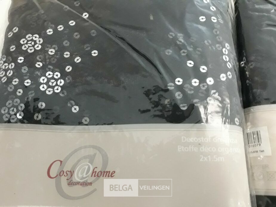 2 x Decostof zwart met pailletten 2x1,5M – foto 3 – kavel bij Belga Veilingen, Oudsbergen
