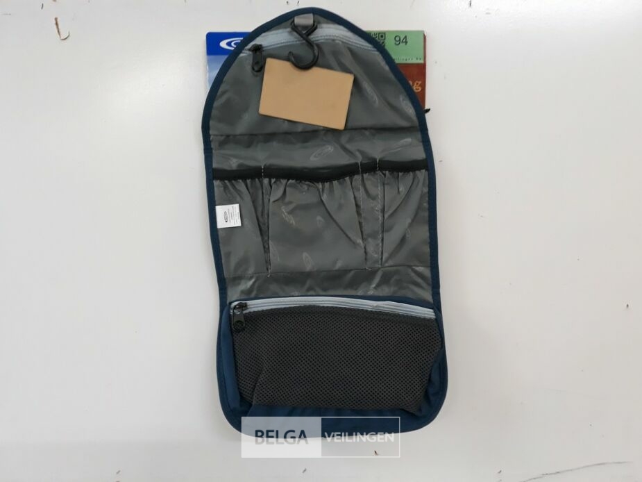 1 x Toilet of reistasje Gelert – foto 3 – kavel bij Belga Veilingen, Oudsbergen