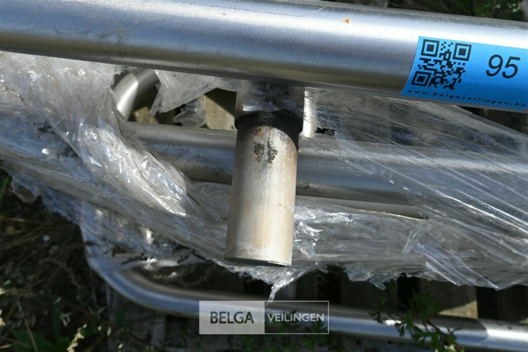 ± 10x Afzetpaaltjes/fietsenrekken – foto 5 – kavel bij Belga Veilingen