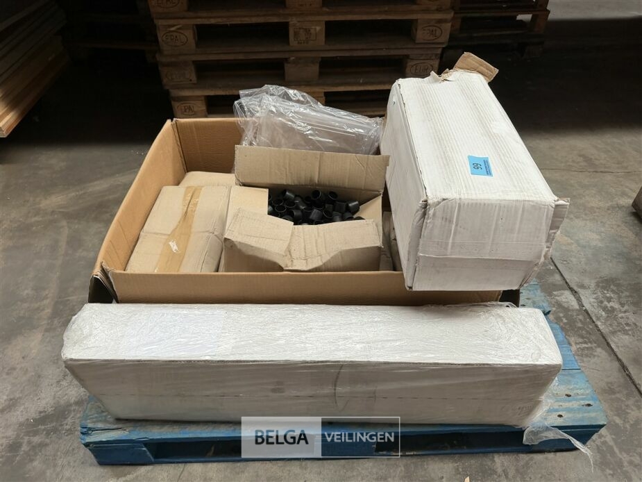 ± 5 rollen papier op rol – foto 2 – kavel bij Belga Veilingen, Lummen