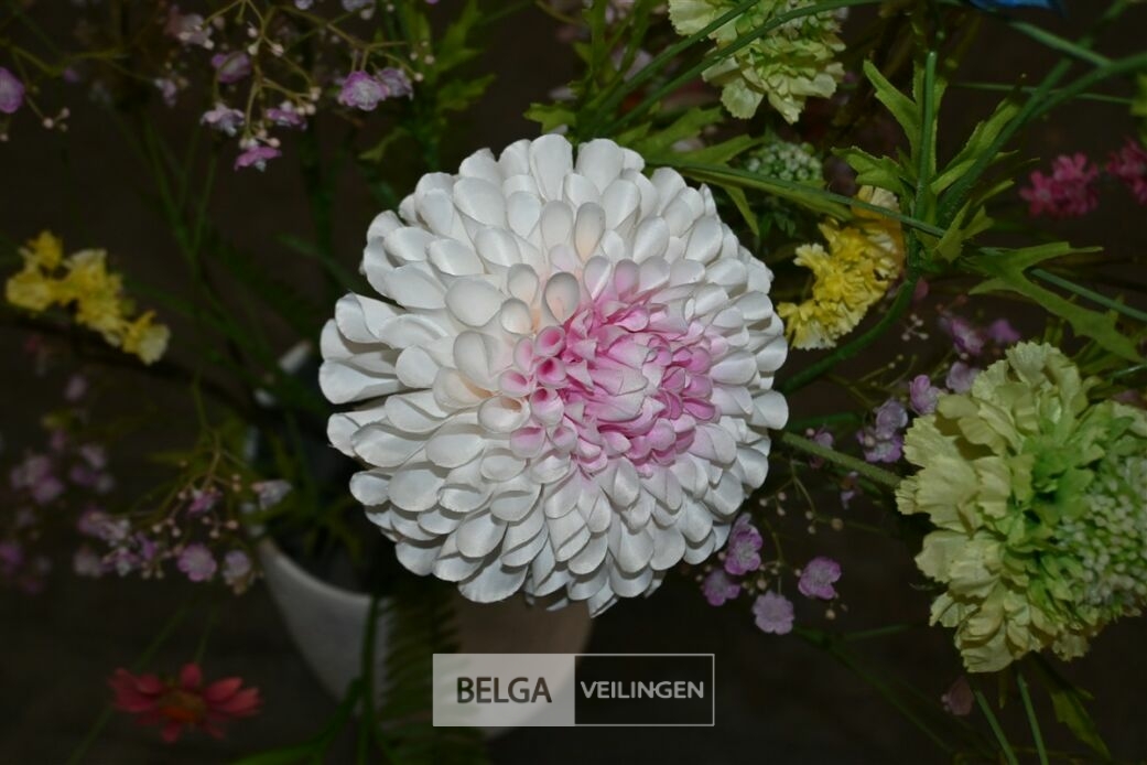 Plastieken bloemstuk – foto 5 – kavel bij Belga Veilingen, Lummen