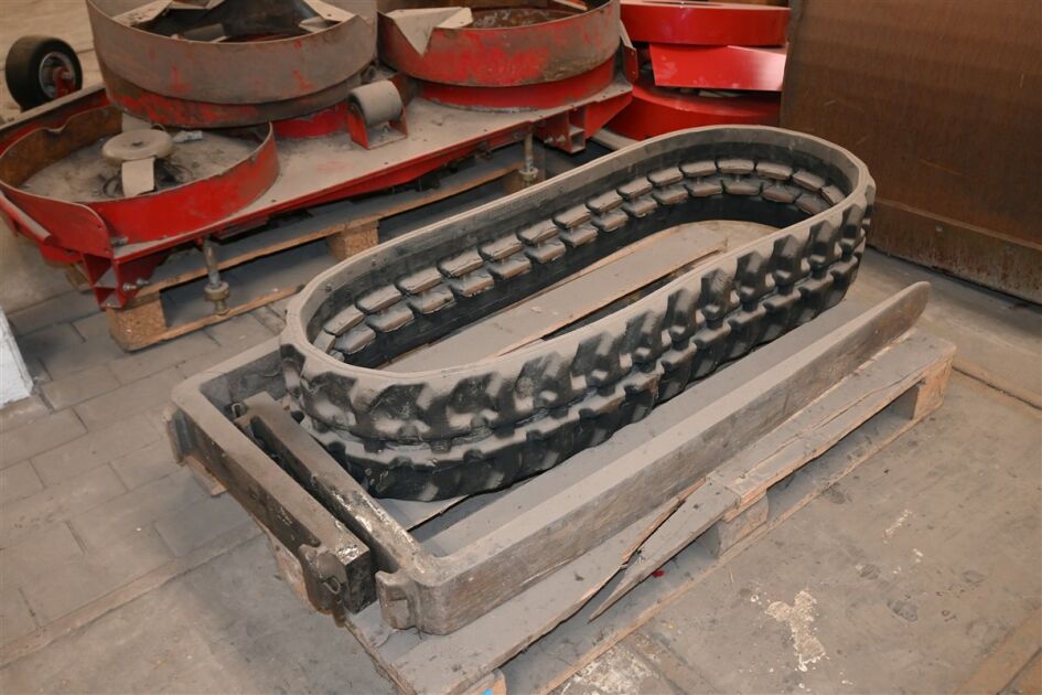 Rc Rupsband Rupsband en vorkenset | Belga Veilingen Auctions - Enchères